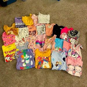 Bundle girl's t-shirt/tops 26 pieces. Size mix from t4, t5, T6 .good conditions.